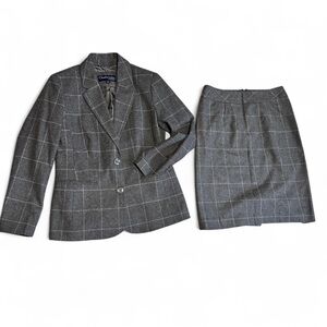 Vintage Gray Jacket Skirt Suit Set Size 2/4 Petite Wool Plaid Window Pane
